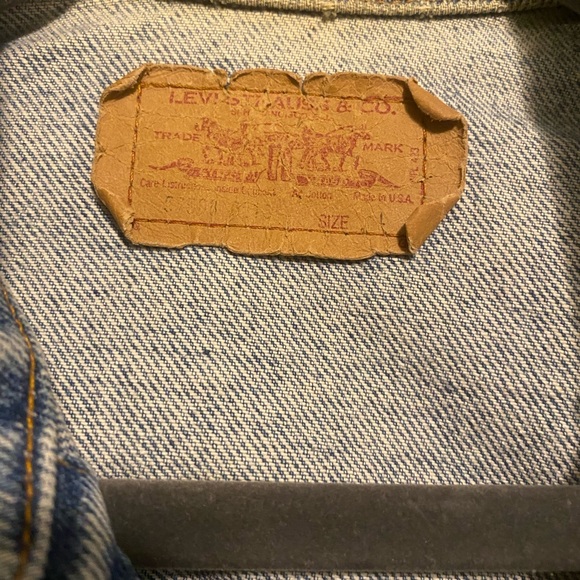 Levi’s Oversized Classic Denim Jacket - Picture 7 of 9